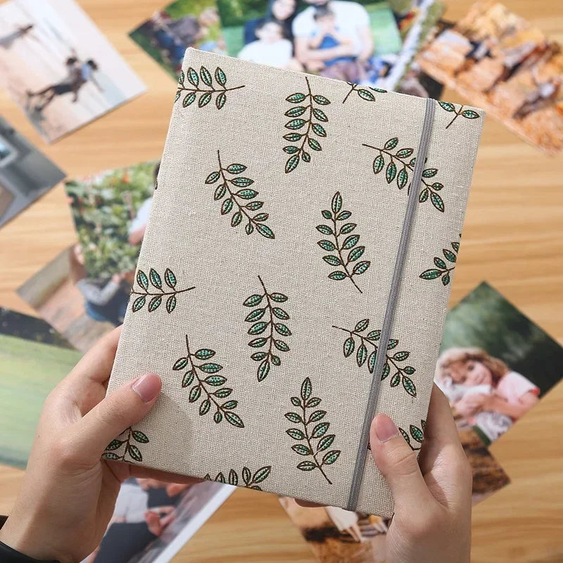 Album Photo “Feuillage Vert” – Livre Souvenir Éco-Chic Bébé™